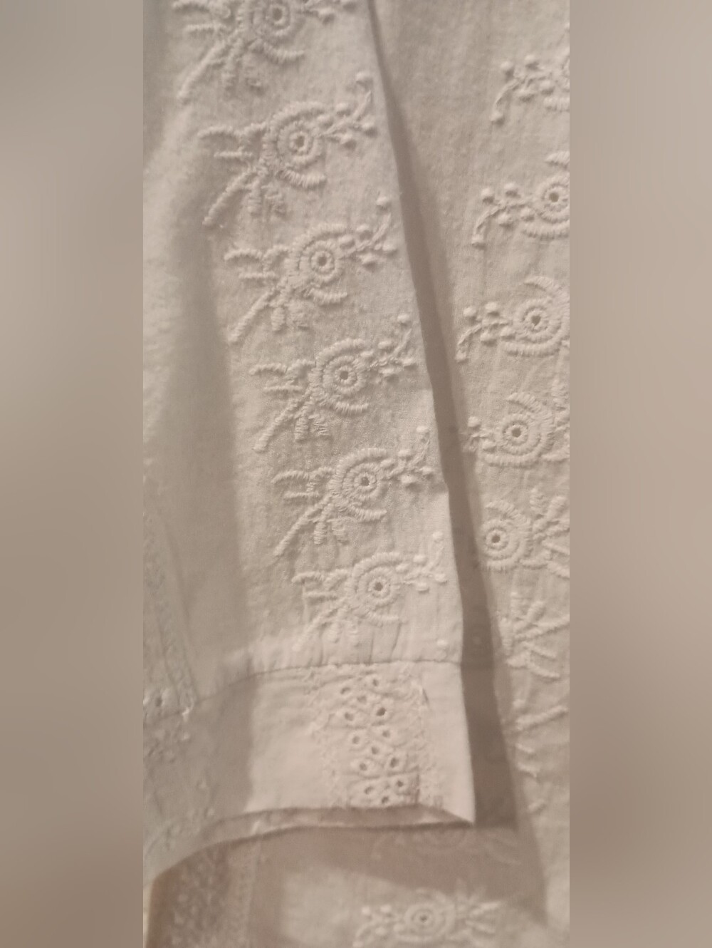 White Embroidered Floral Button-Up Blouse - Picture 5 of 9